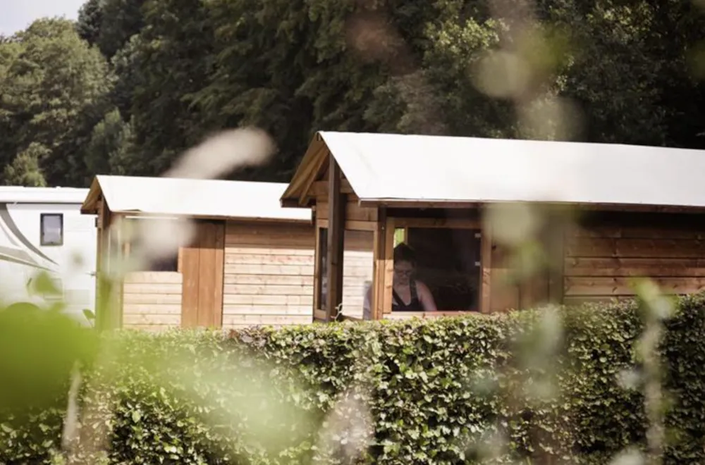 Emplacement - Emplacement Freecamp Équipé D'un Sanitaire Privatif + Cuisine - Le Florenville – Camping