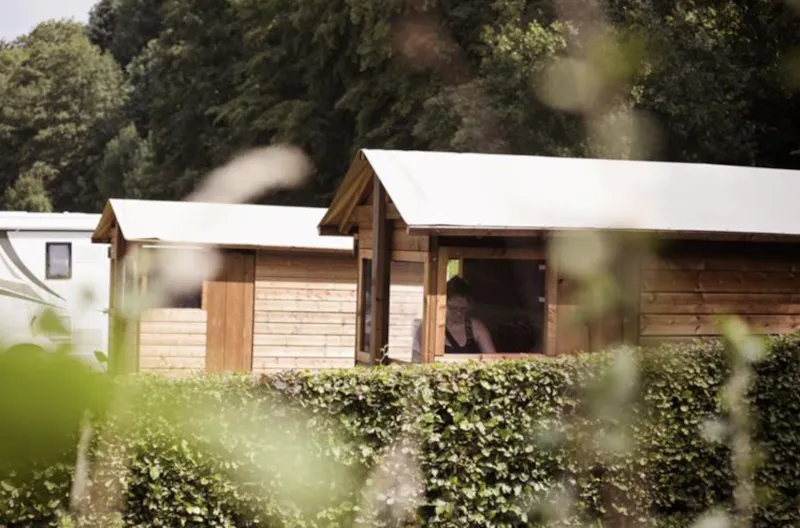 Emplacement Freecamp Équipé D'un Sanitaire Privatif + Cuisine