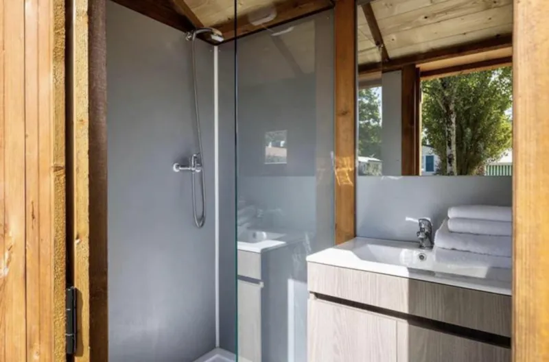 Emplacement Freecamp Équipé D'un Sanitaire Privatif + Cuisine