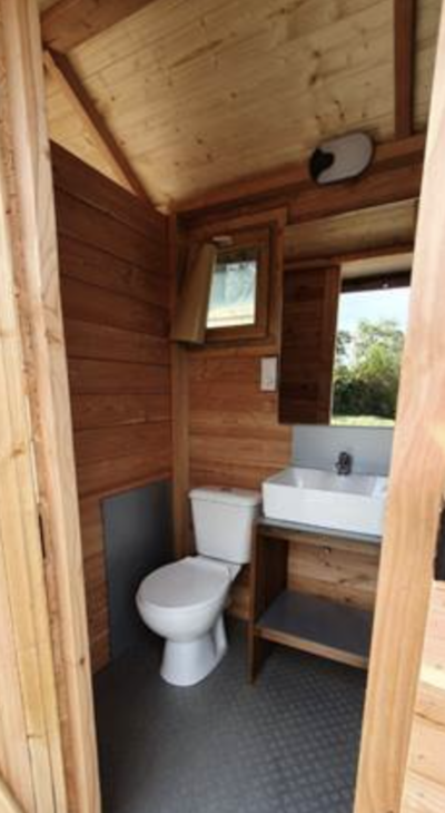 Freecamp pitch with private bathroom + kitchen — 4