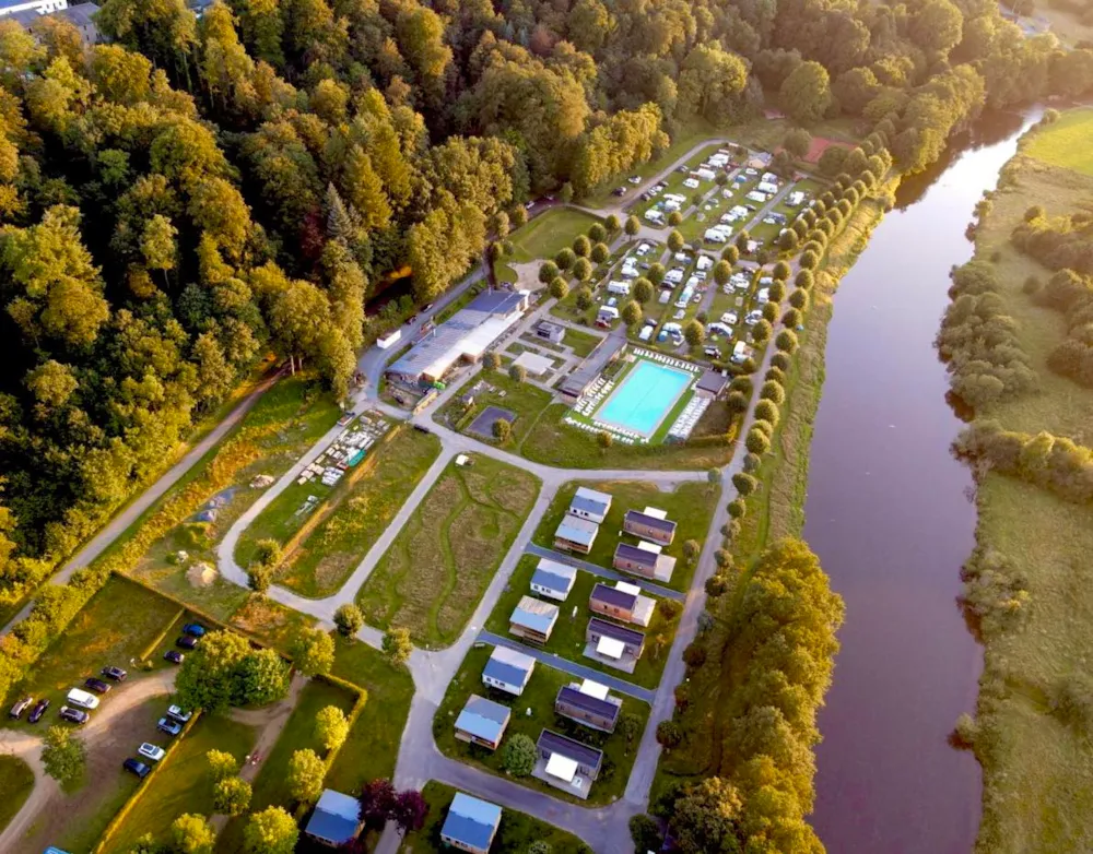 Emplacement - Emplacement Motor Home + Électricité (16A) - Uniquement Camping-Car - Le Florenville – Camping