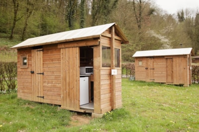 Freecamp pitch: private bathroom + kitchenette