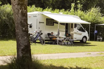 Emplacement - Emplacement Motor-Home : Camping-Car Ou Van + Électricité (16A) - Le Florenville – Camping
