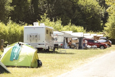 Motorhome pitch: motorhome or campervan + electricity (16A)