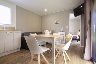 Lodge Suite 36 m² - 2 bedrooms + 2 bathrooms + terrace + TV