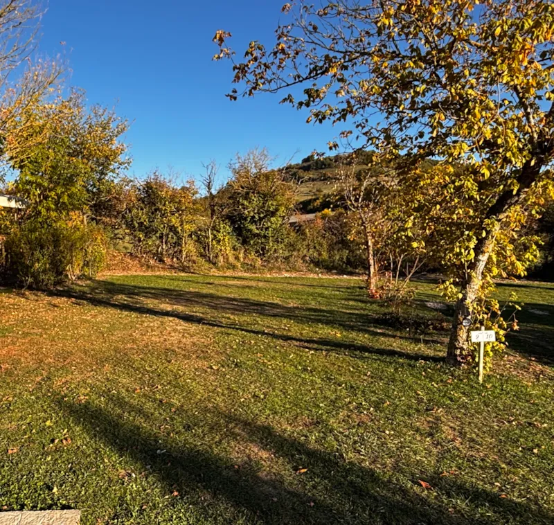 Forfait Confort : Emplacement Tente Ou Caravane + Électricité 12A + Véhicule