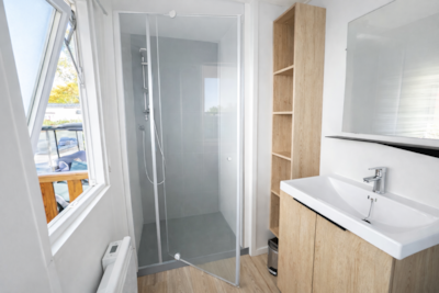 3 BEDROOM MOBILE HOME