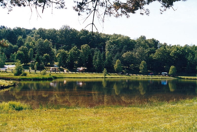 Camping Onlycamp Lac des Vergnes  — Foto 1