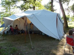Pitch - Night Camping Package With Electricity - Camping LES CHENES CLAIRS