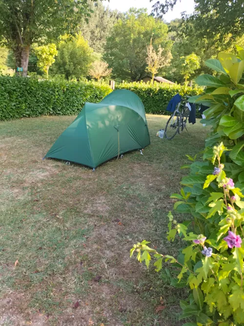 Stellplatz - Fahrradetappe - 20 M² (Zzgl. Strom) - image n°3 - Camping Les Ulèzes