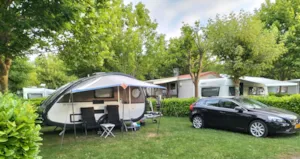 Emplacement - Emplacement (électricité sus) - Camping Les Ulèzes