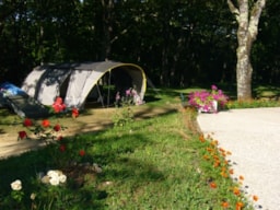 Kampeerplaats(en) - Comfortpakket (10A) - Camping Paradis Domaine Le Quercy