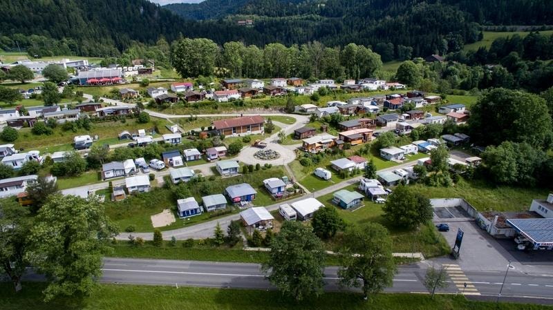 Camping Lac des Brenets — Foto 5