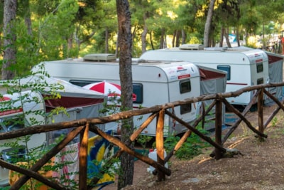 Pitch caravan or camping-car — 3