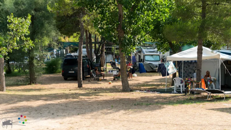 Emplacement Caravane Ou Camping-Car