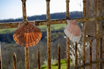 Mietunterkunft - Accueil Pelerin Tente Partagee Avec Crédentiale - Camping LE BOIS DE SOPHIE