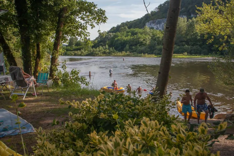 Emplacement Côté Rivière + Véhicule