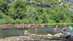 Camping LA RIVIERE - image n°11 - Roulottes