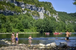 Camping LA RIVIERE - image n°14 - Roulottes