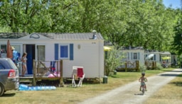 Camping LA RIVIERE - image n°32 - Roulottes