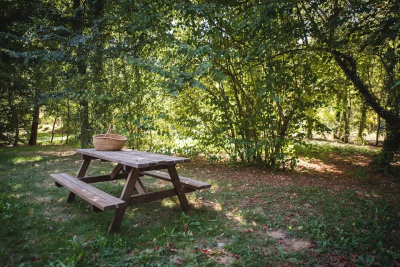 Mobile Home Campagne, Dans Un Écrin De Nature Au Calme. Terrasse Ombragée.