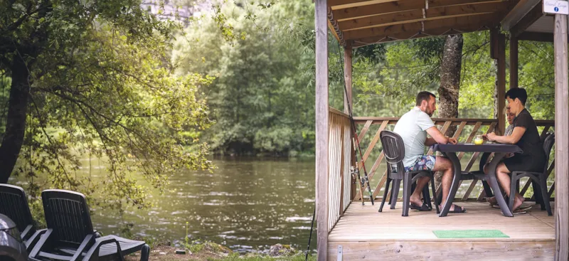 Mobilhome Grand Large Au Bord De La Dordogne, Tranquilité Et Magnifique Panorama.