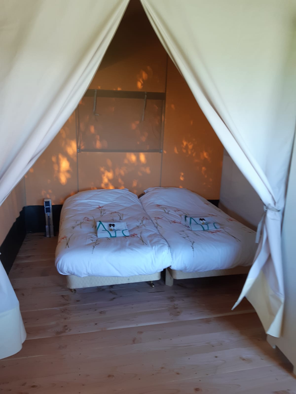 val Voorzichtigheid wervelkolom Lodge 61, lodging, camping en meer, Noord-Holland | ANWB Camping