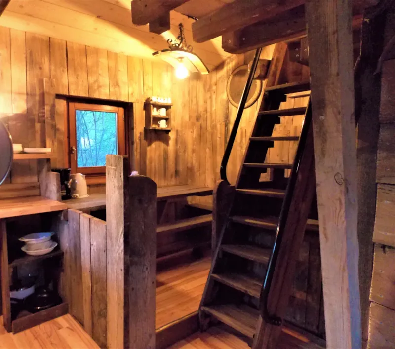 Cabane Bateau Avec Terrasse Couverte Et Sanitaire 4P De 22M²