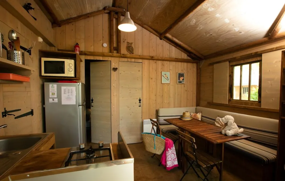 Insolite houten hut op palen - 2 slaapkamers
