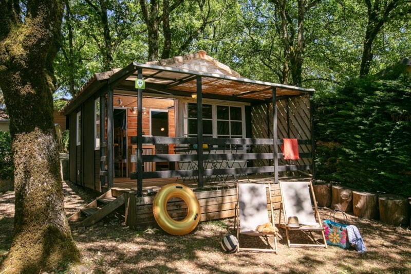 Hütte 17 m² ohne sanitärausstattung + überdachte Terrasse