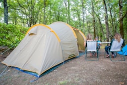 Kampeerplaats(en) - Standplaats Confort + Voertuig + Tent Of Caravan + Elektriciteit 6A - Sites et Paysages Les Hirondelles