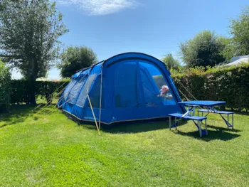 Stellplatz - Forfait Détente - Pauschale Stellplatz + 1 Fahrzeug + Zelt - Camping Les 2 Plages