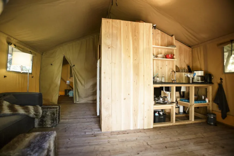 Tente Safari 45M2 (3 Chambres) Niveau Supérieure. Terrasse Avec Vue Sur Le Camping Et La Rivière - Parking