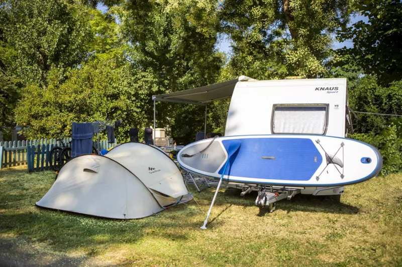 Emplacement (Terrasse Haute) De 90 A 120M2, + Voiture