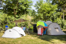 Piazzole - Pitch (Upper Terrace) From 90 Up To 120M2,+ Car - CAMPING LE CLOS BOUYSSAC