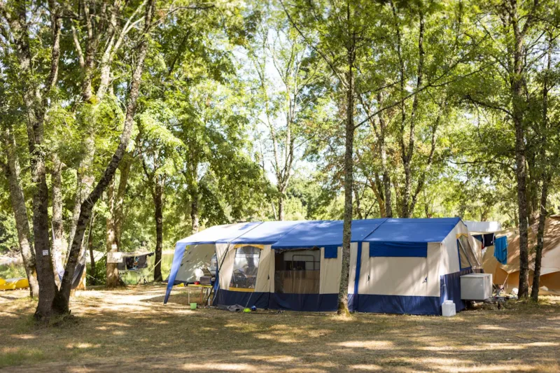 Emplacement Xl De 125M2, Vue Fleuve, + Voiture