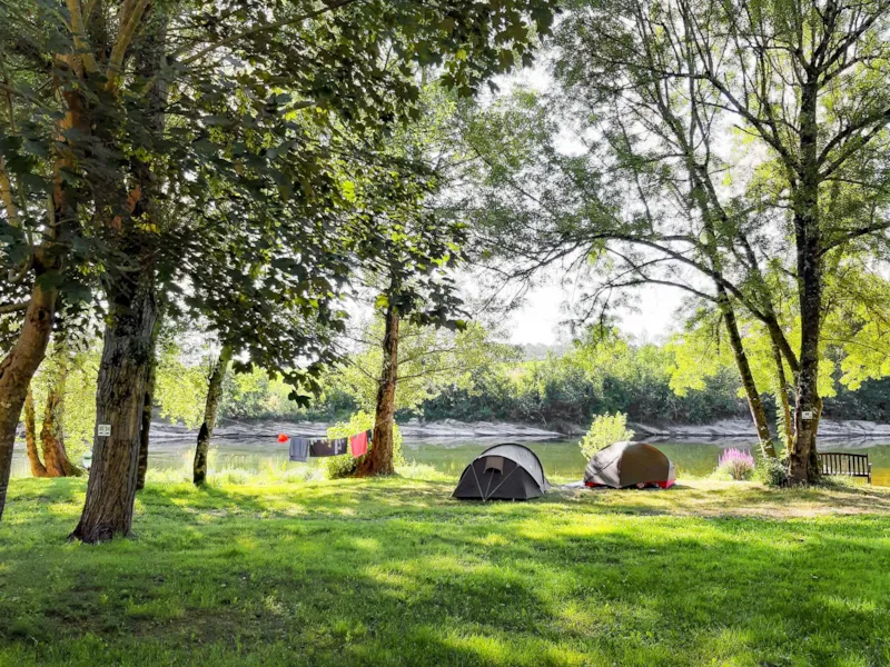 Emplacement Xl Rivière Pour Caravan/Camper/Tente, À Partir De 125M2 A 177 M2