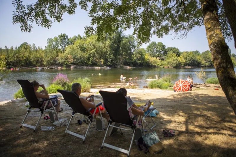 Emplacement-Rivière Xl, Pour Tent, À Partir De 125 M2, Extra, Zone De Transition Vers La Rivière
