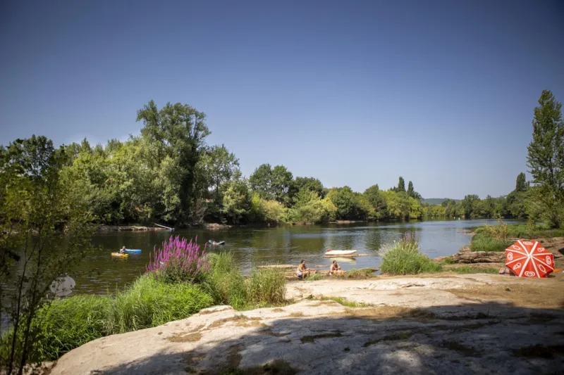 Emplacement-Rivière Xl, Pour Tent, À Partir De 125 M2, Extra, Zone De Transition Vers La Rivière