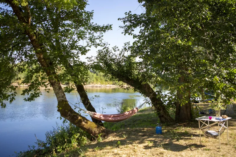 Emplacement Xl Rivière Pour Caravan/Camper/Tente, À Partir De 125M2 A 177 M2