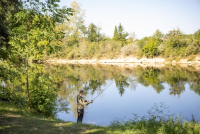 Pitch River for CARAVAN / CAMPER / TENT, from 80 up to 125m² Many have a transition area to the river