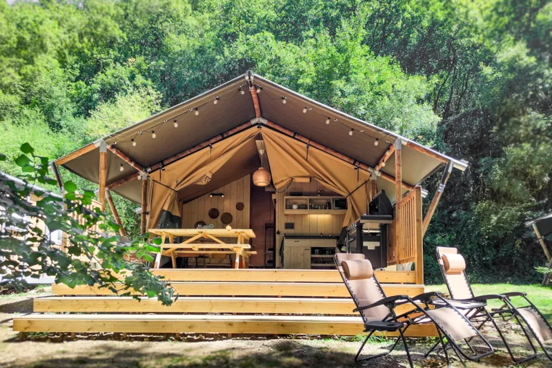 Tente Safari, 4 Personnes Avec Sanitaires Privatifs.