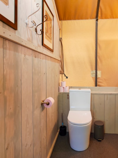 Safari Tent, 40m2, 4 persons with private sanitary facilities.