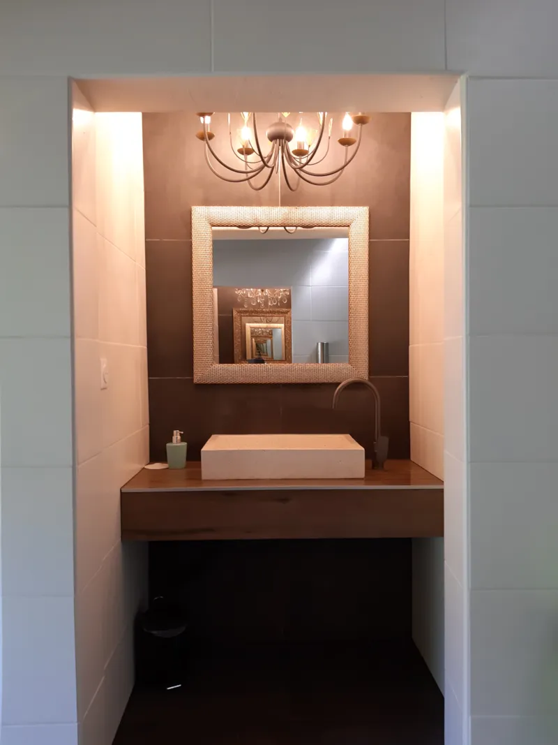 Emplacement Xl De 125M2, Vue Fleuve, + Voiture