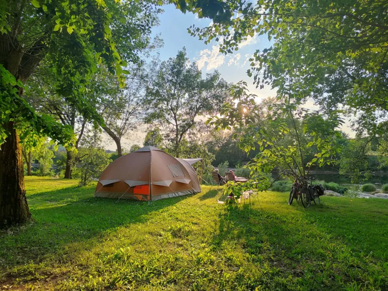 Emplacement (Terrasse Inférieure) De 80 A 125 M2, + Voiture