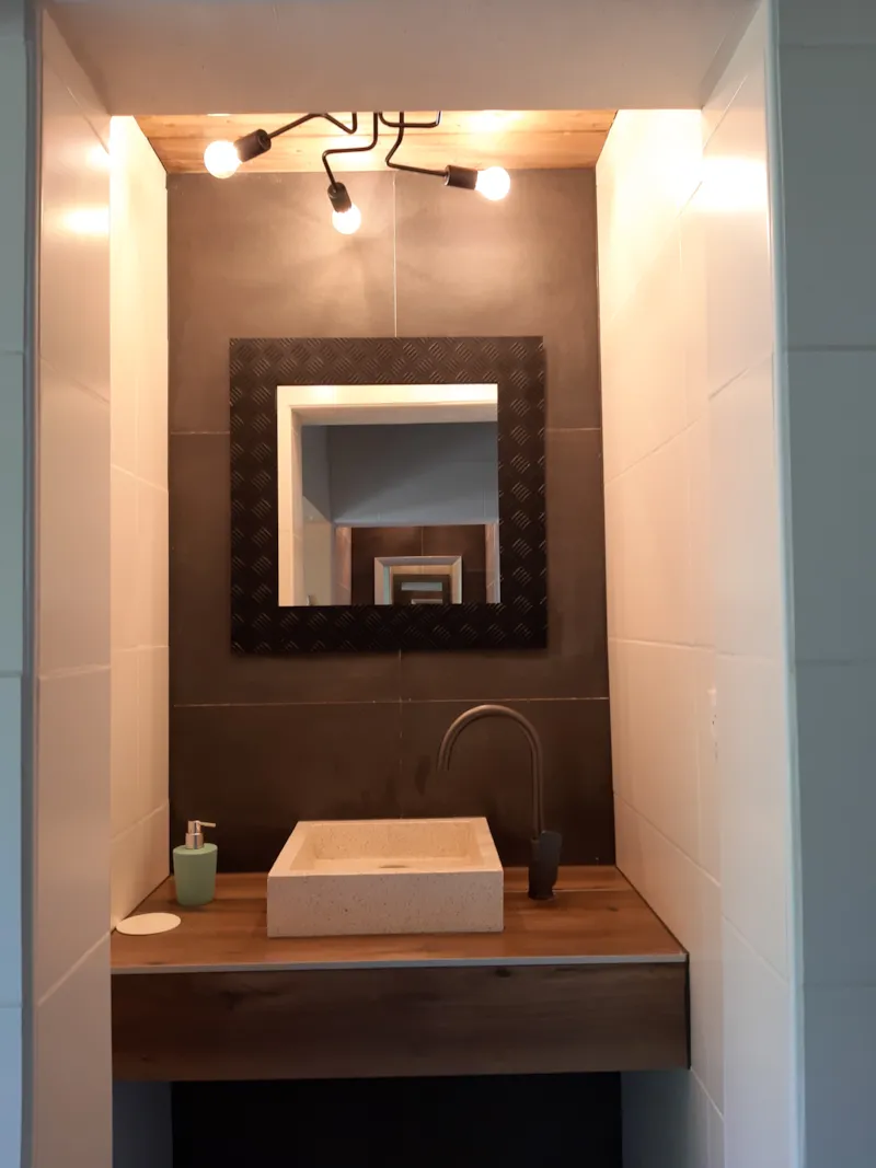 Emplacement (Terrasse Haute) De 90 A 120M2, + Voiture