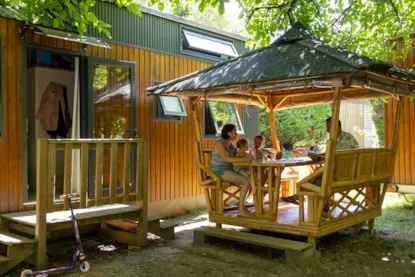 Tiny-House (Cabaña) 20 M² Y Terraza Cubierta De Bambú (Cabina: Ducha / Wc / Lavabo)