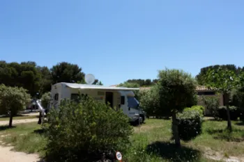 Stellplatz - Stellplatz (Zelt , Wohnwagen Oder Wohnmobil) + 1 Auto - - Camping L'Arquet - La Côte Bleue