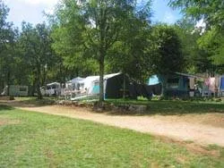 Stellplatz - Stellplatz + Auto + Strom - Capfun - Camping Roca d'Amour