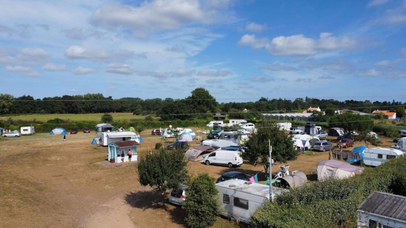Forfait emplacement prairie avec voiture